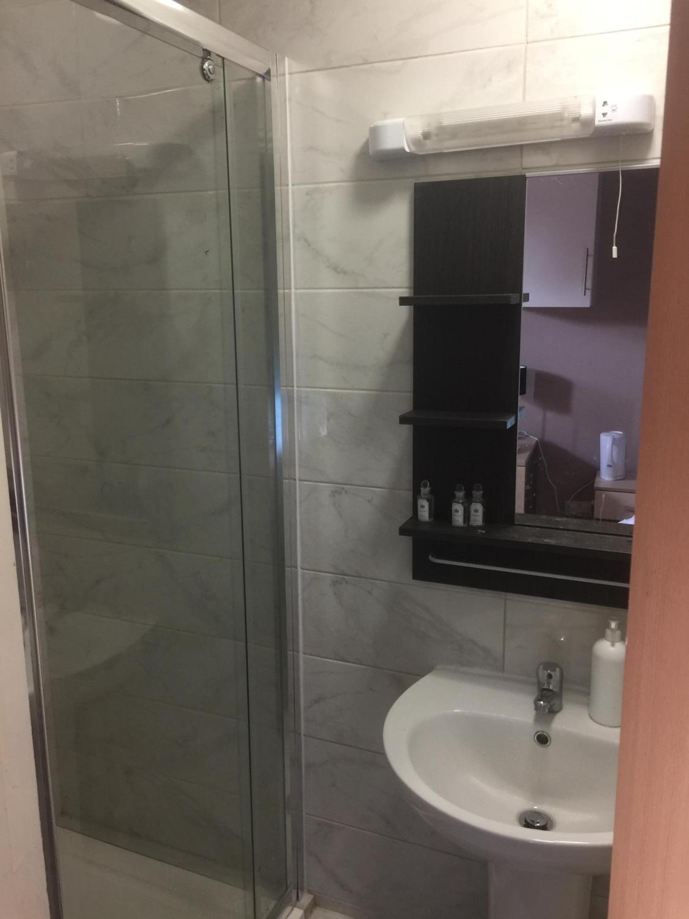 غرفة رباعية، Pacific Inn London Heathrow (ex. Essex Inn Hotel) 6/6