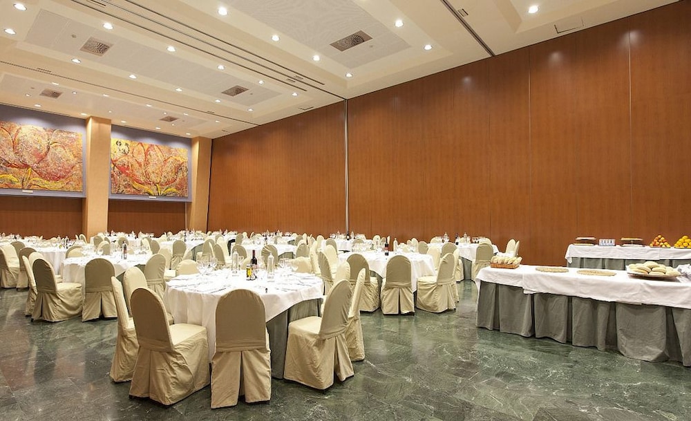 Hotel Vertice Aljarafe 54/64