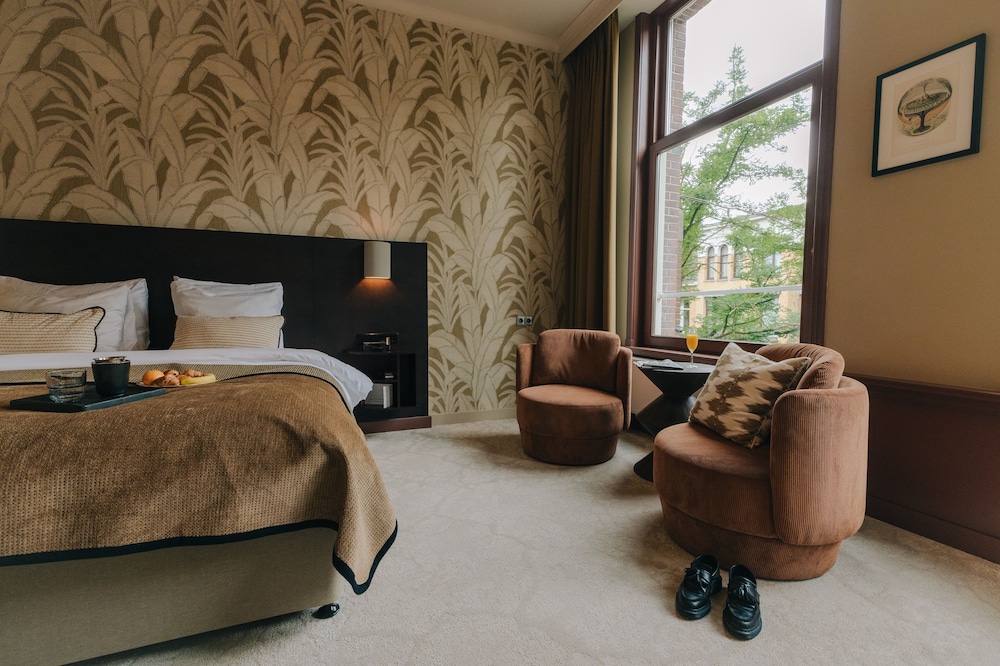 Omega Hotel 32/41