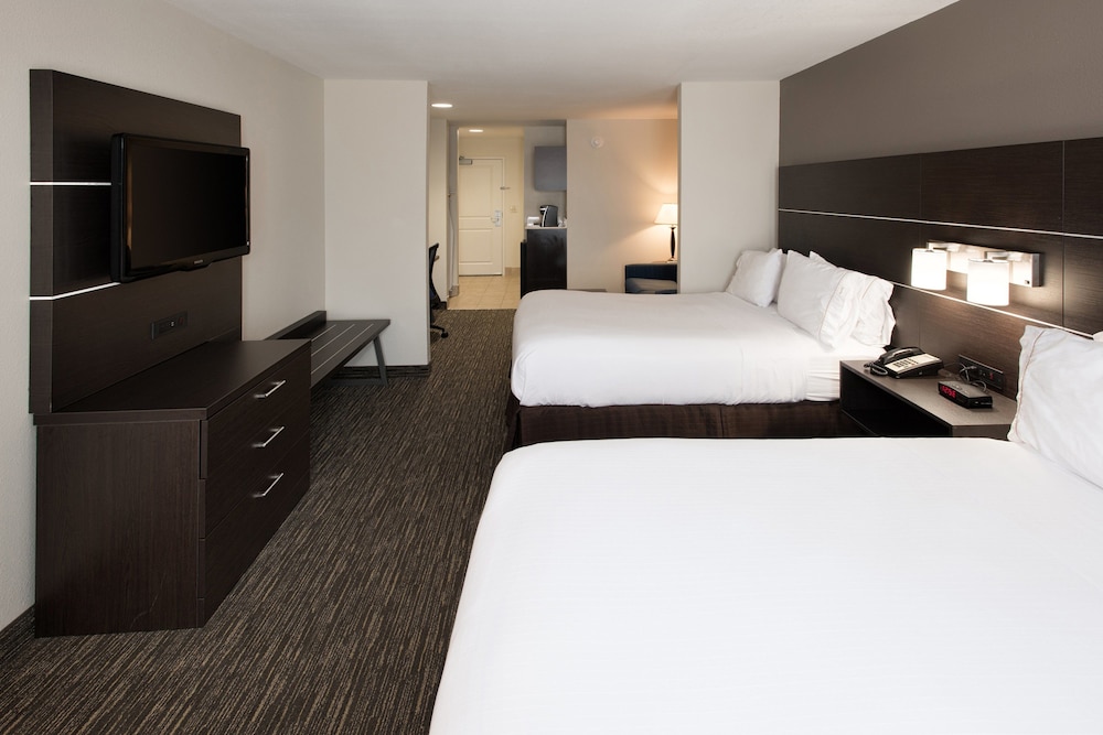 Holiday Inn Express And Suites East Wichita I 35 Andover 12/41