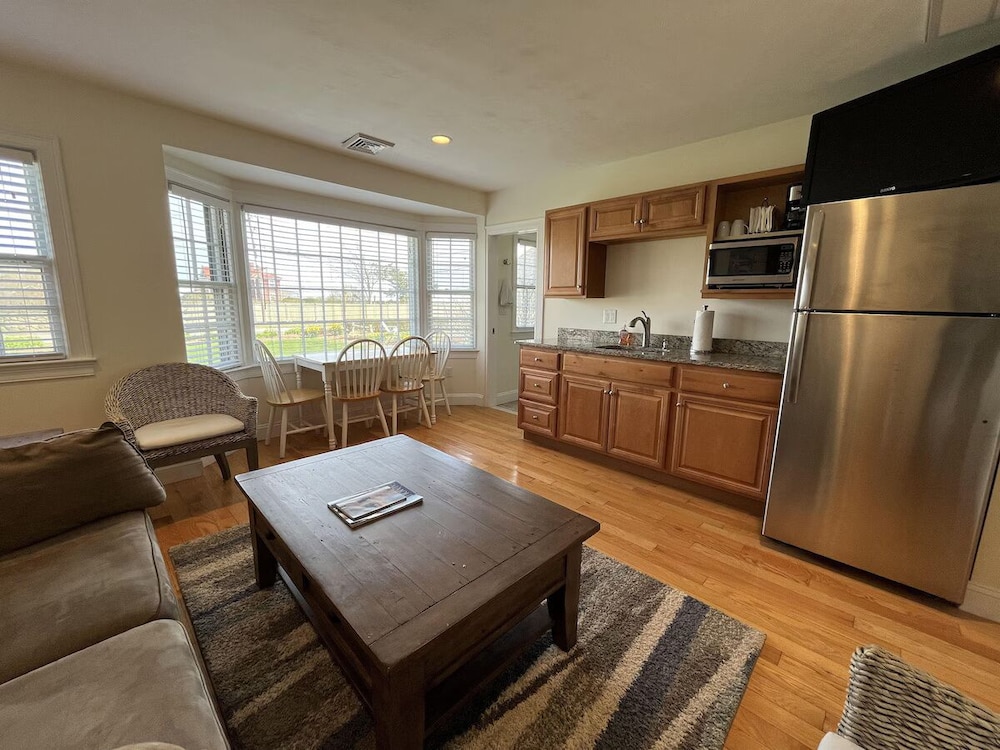 Beach Breeze Inn 32/50