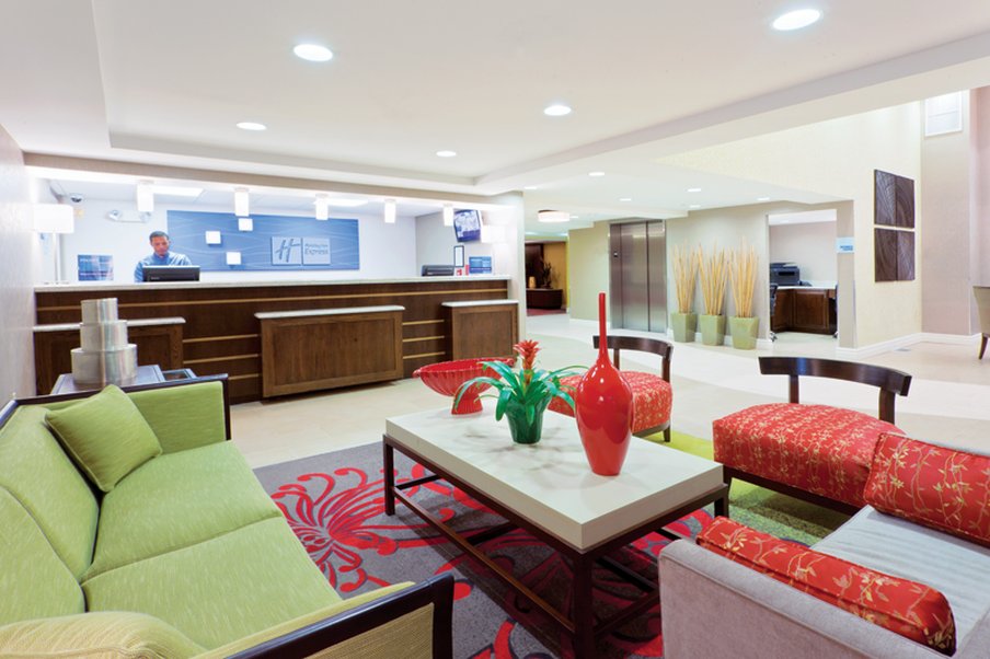Holiday Inn Express Neptune 55/80