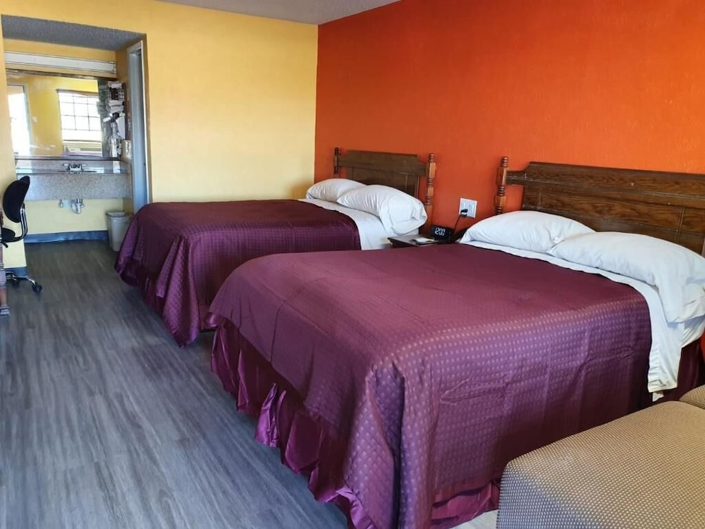 Chaparral Motel 17/57