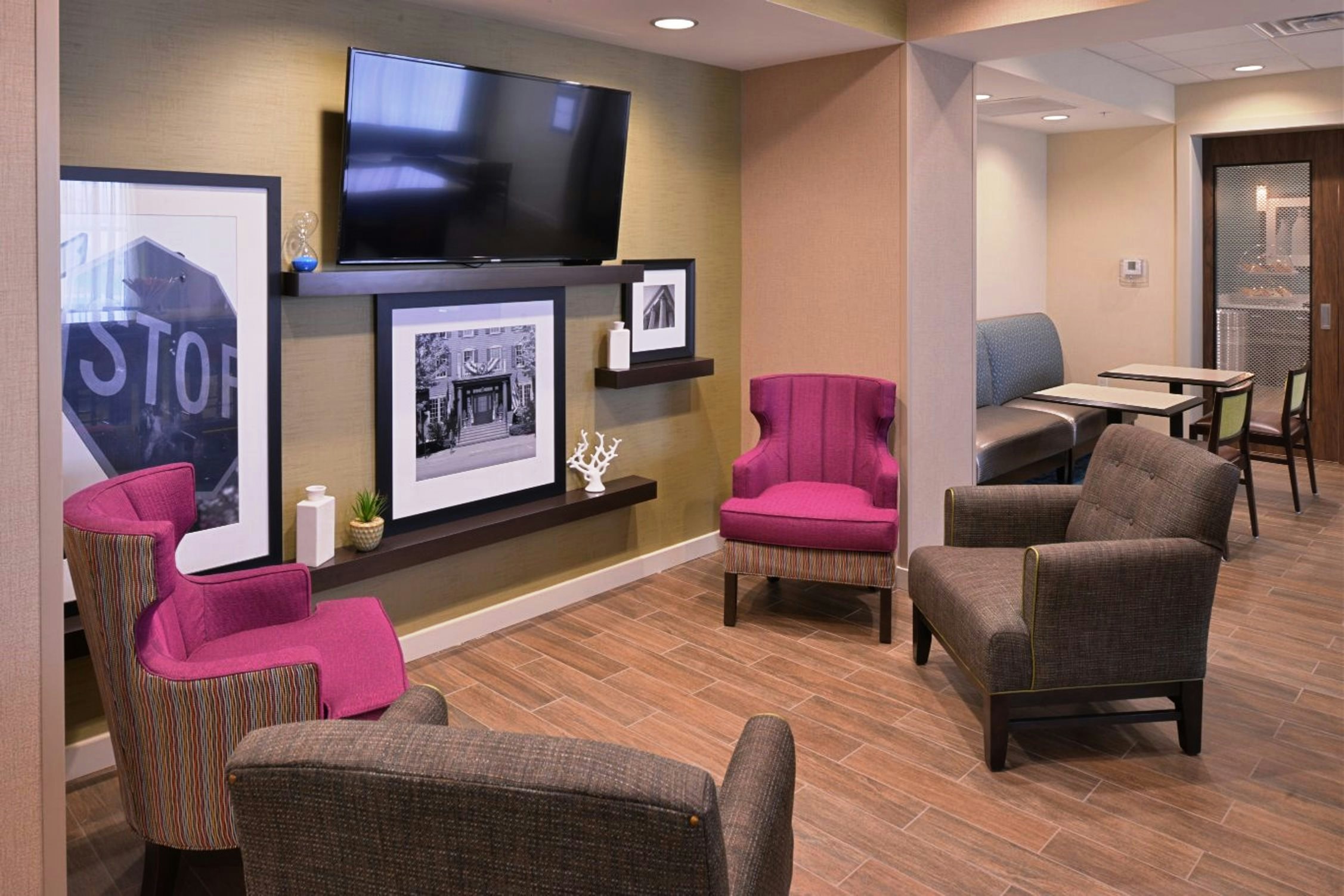 Hampton Inn Leavenworth 24/42