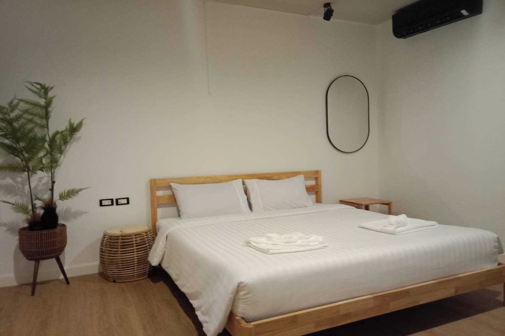 Deluxe, Double Bed