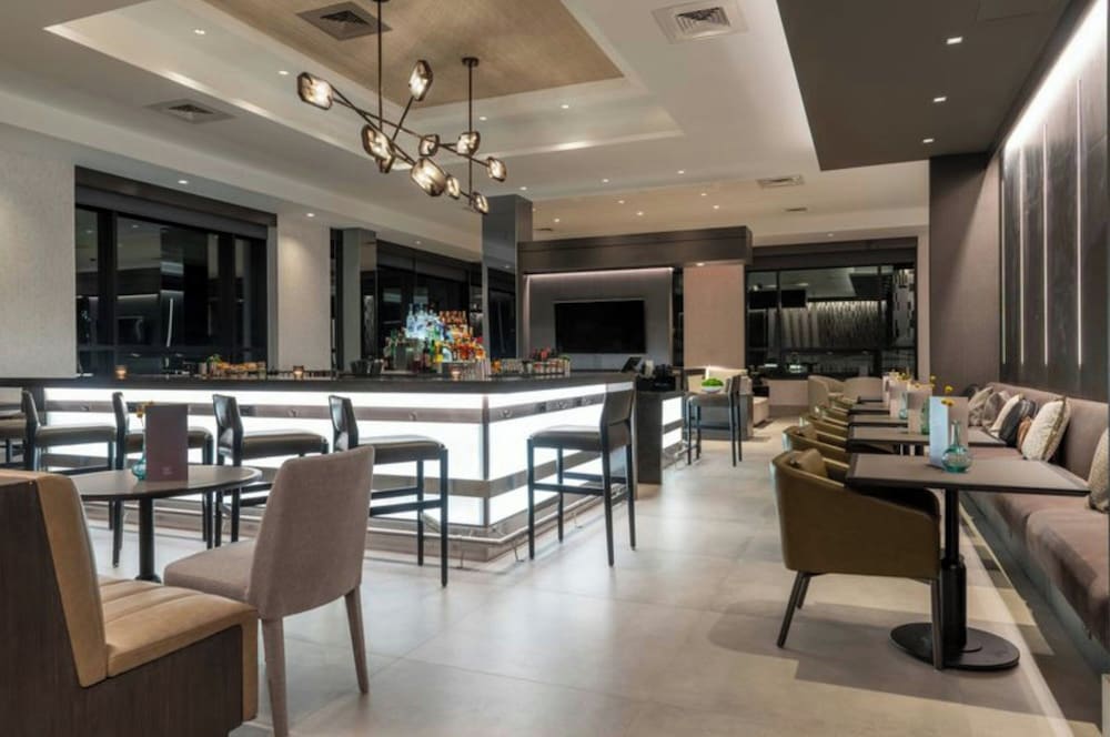 AC Hotel Burlington 33/50