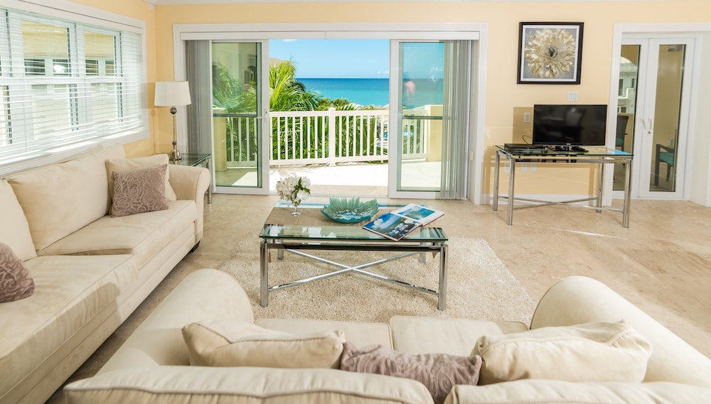 The Hamilton Beach Villas & Spa 20/50
