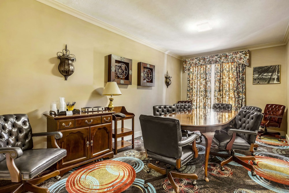Americas Best Value Inn Historic Clewiston Inn 40/56