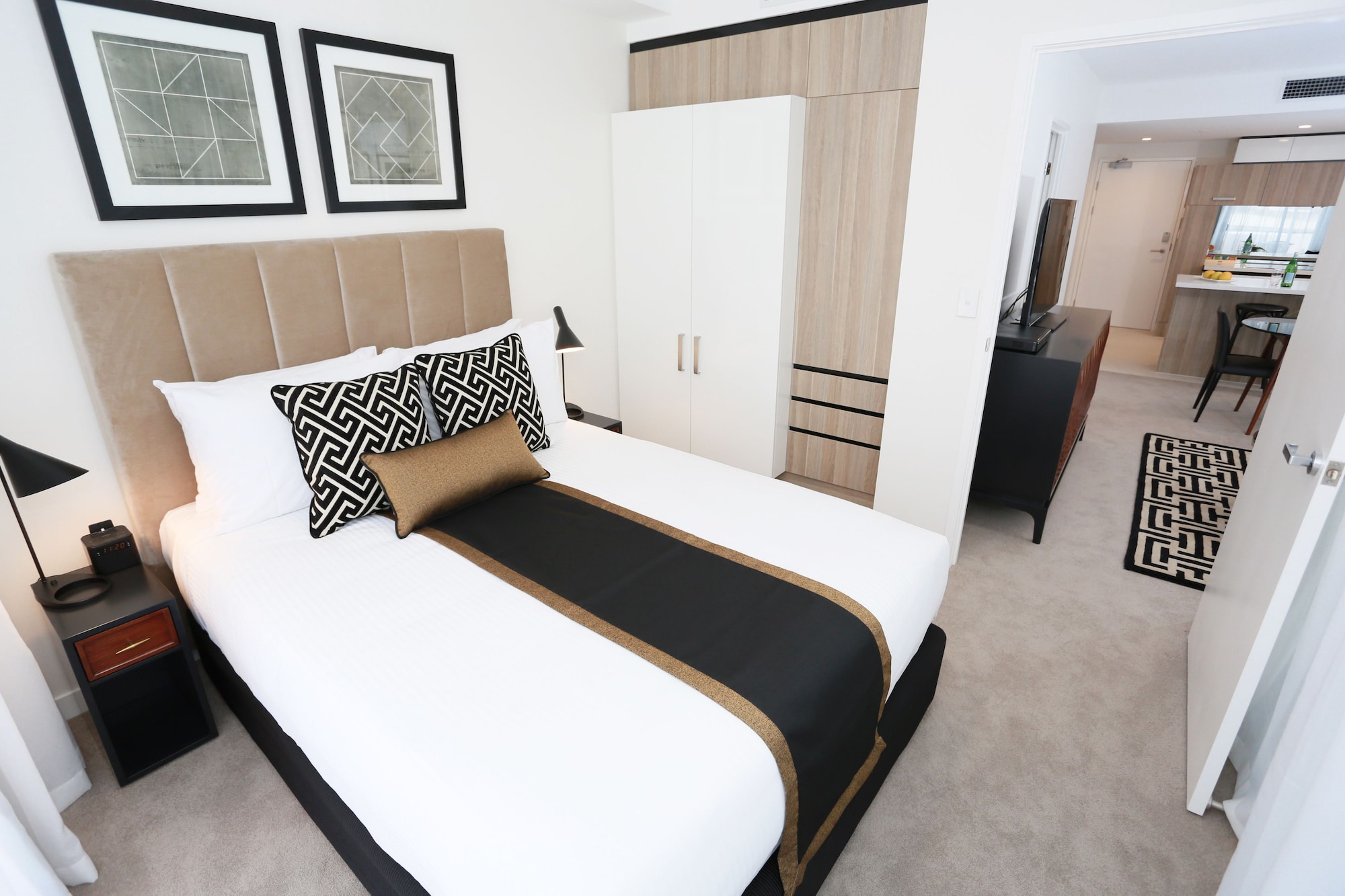 1 BEDROOM, EXECUTIVE
