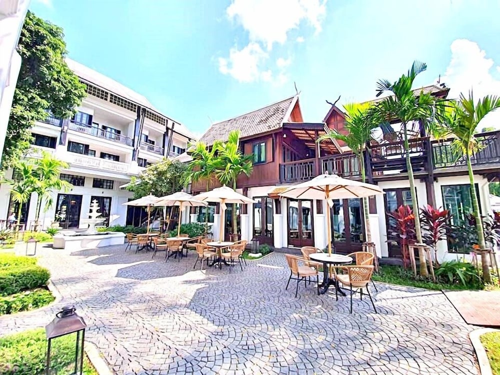 Buri Sriping Resort Hotel and Spa 5/48