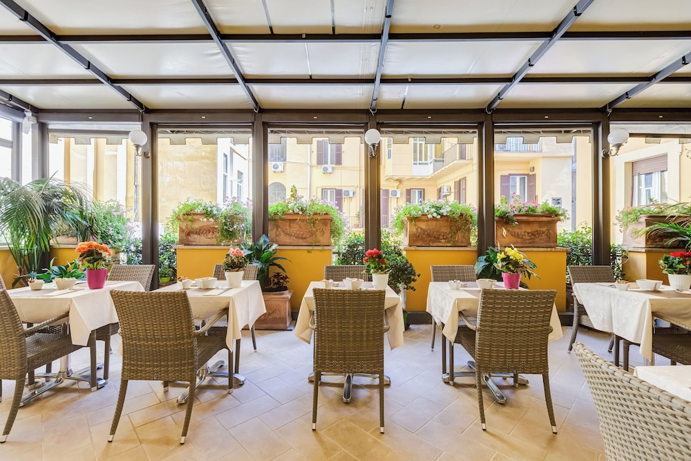 Hotel Cellini 47/61