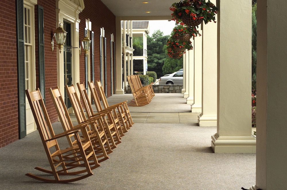 Stone Mountain Inn 42/46
