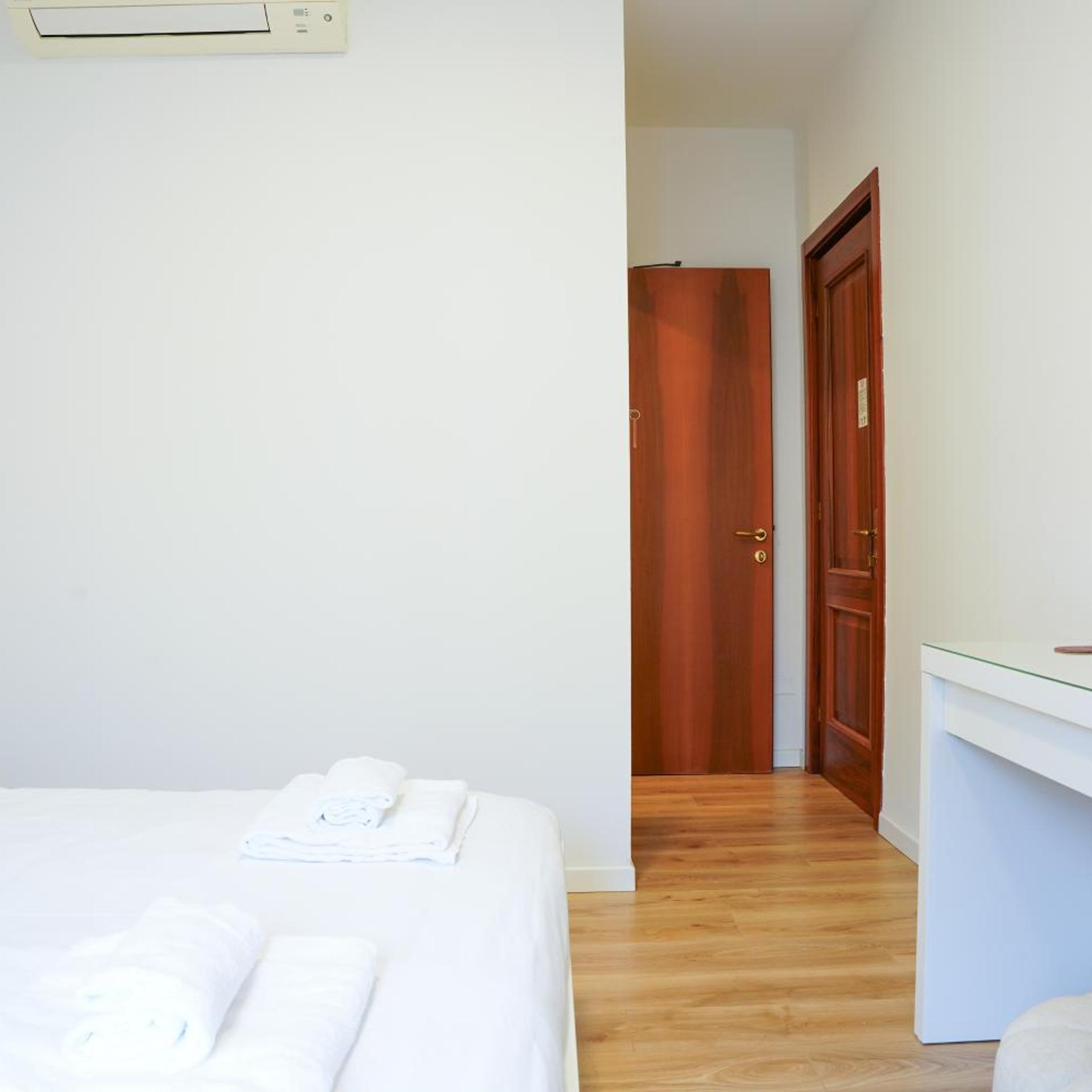 Sunshine HOTEL 30/50