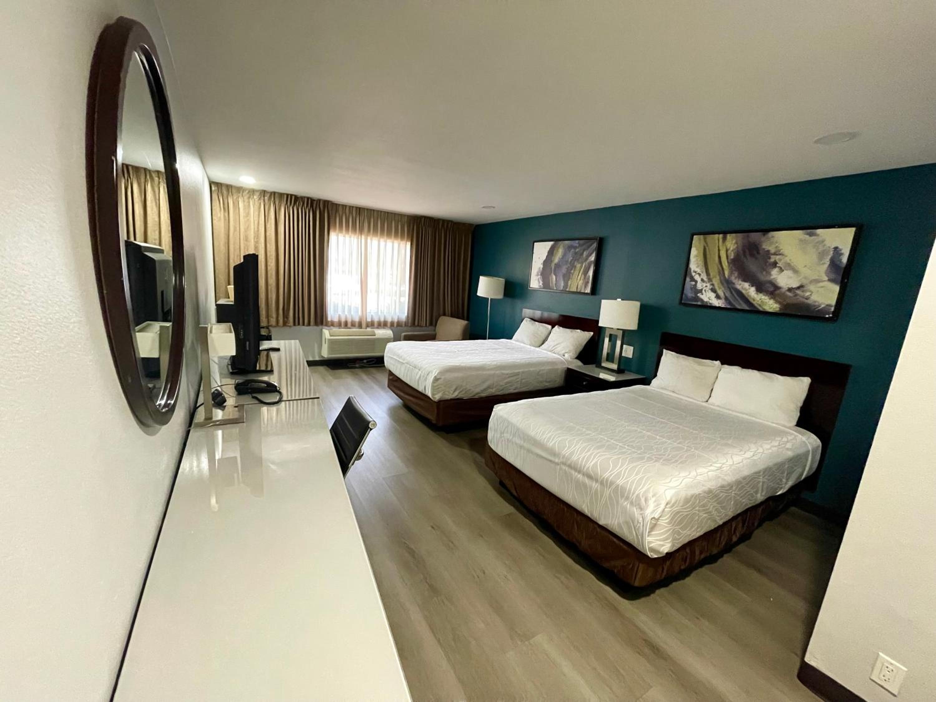 غرفة كلاسيكية رباعية، Portside Inn & Suites 6/10