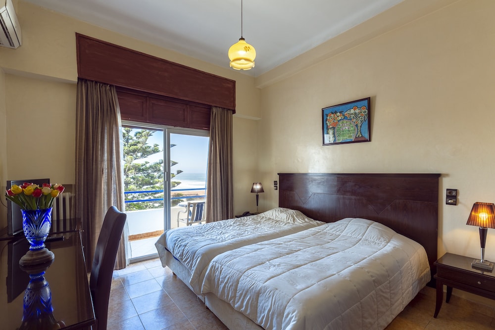 CLASSIC, QUEEN BED