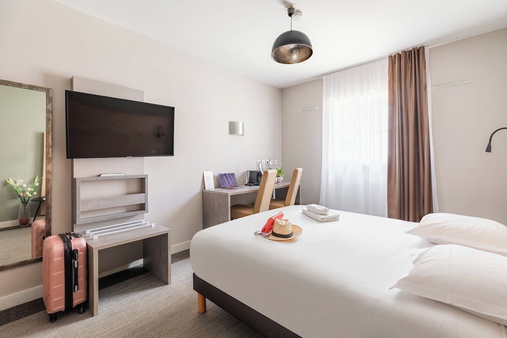 STUDIO, DOUBLE BED