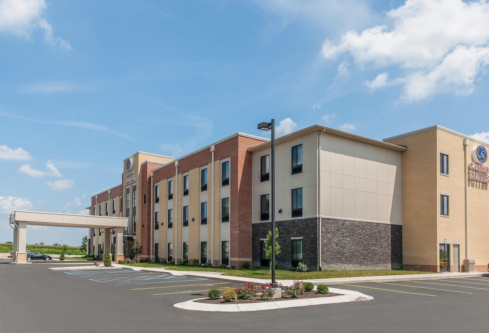 Comfort Suites Rensselaer Near Fair Oaks 1/42