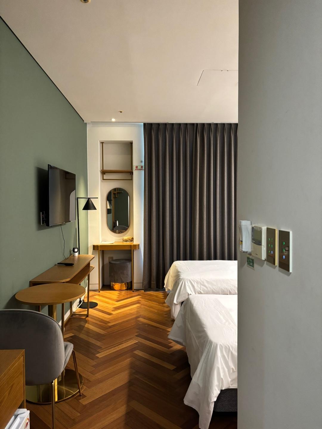 Deluxe, Twin Beds, No Parking