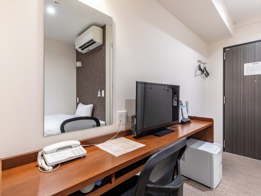 Hotel Excellence Enmachi Ekimae 38/42