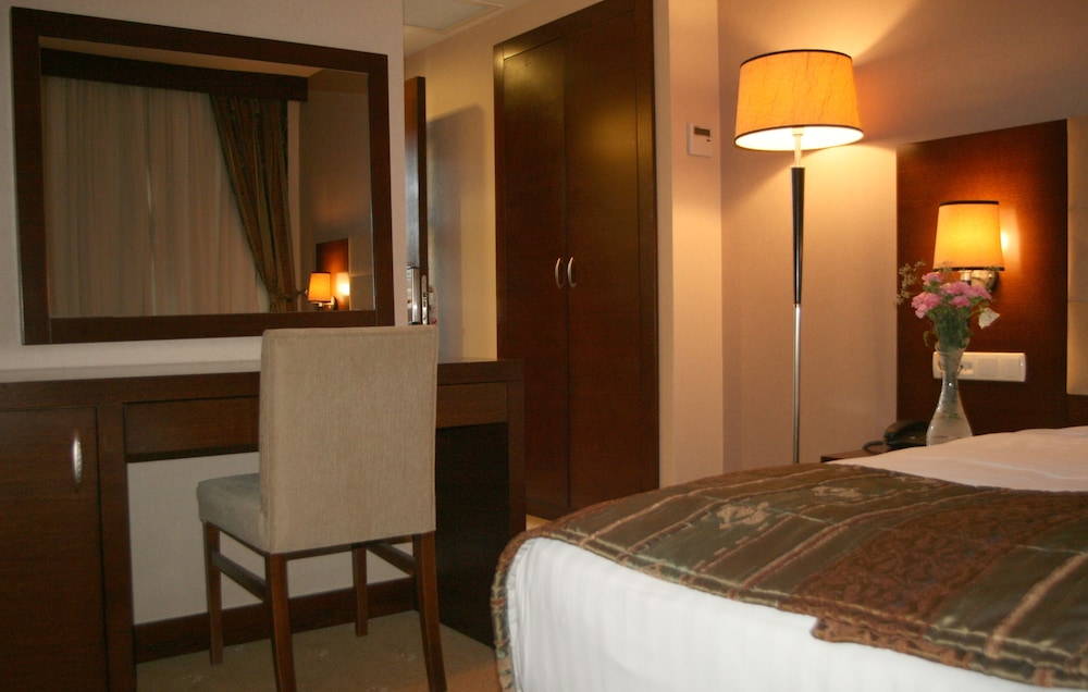 Cetin Hotel 8/39