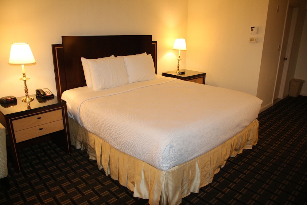 Bedford Plaza Hotel 12/50