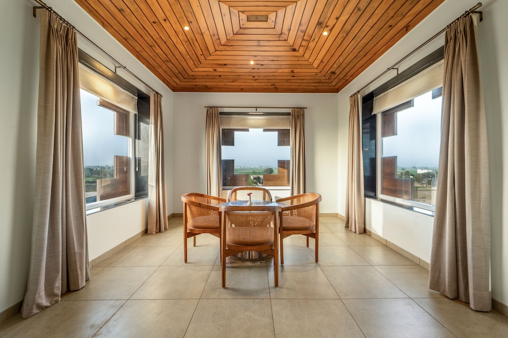 Shyama Sarovar Portico 43/64