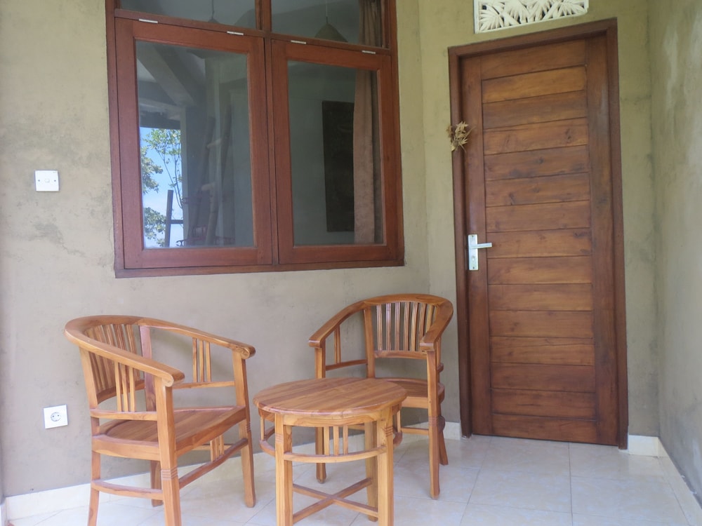 Amed Sari Beach Guesthouse 33/50