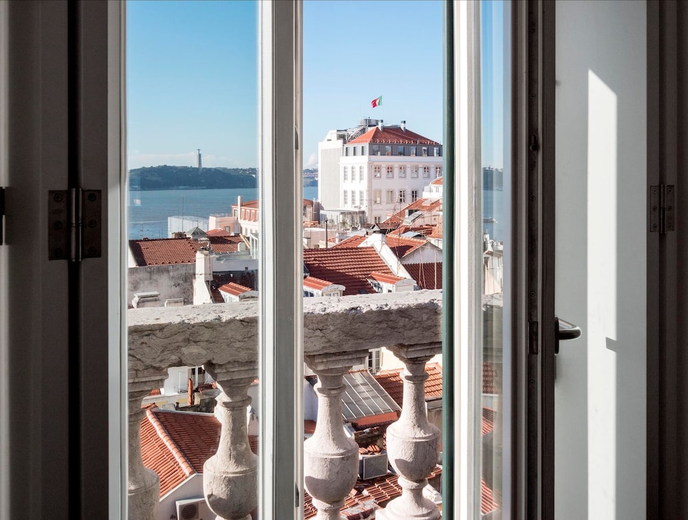 Palacio Camoes Lisbon Serviced Apartments 45/50