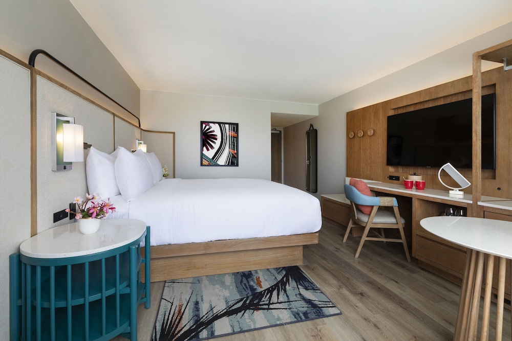 Crowne Plaza Resort Guam 19/95