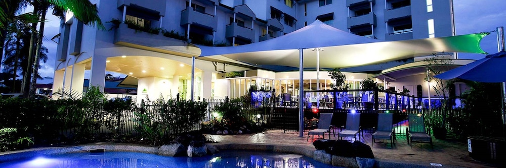 CAIRNS SHERIDAN HOTEL 7/45