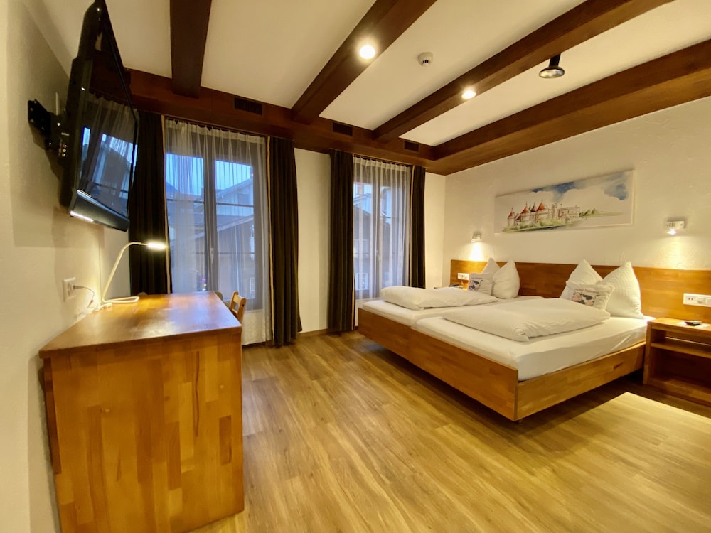 BASIC, TWIN BEDS