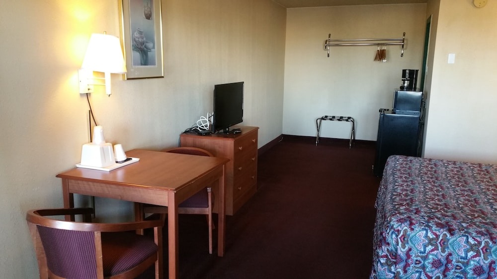 Stay Express Inn Near Ft. Sam Houston 16/26