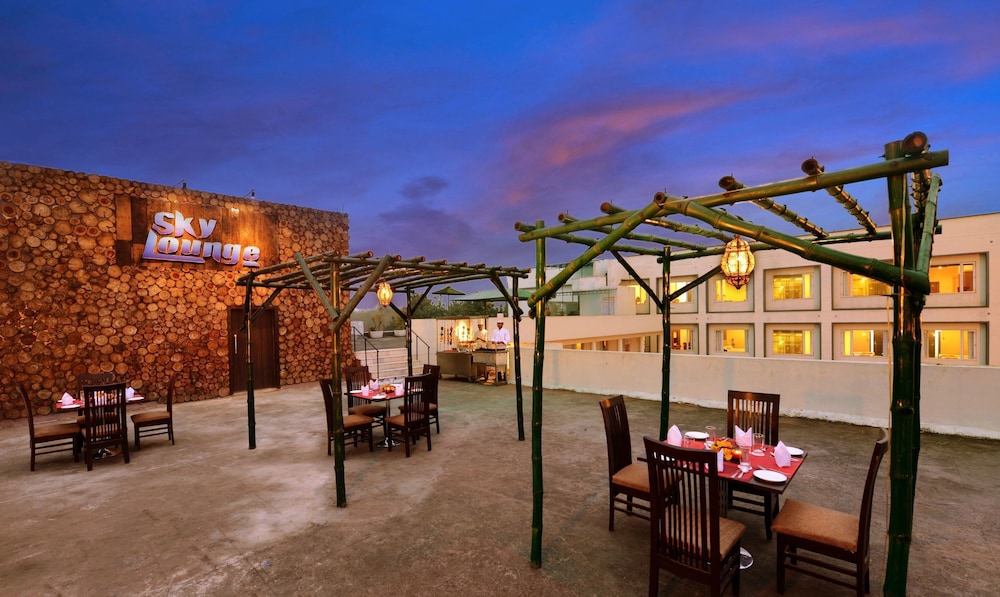 MB Greens Clarks Inn Moradabad 47/50