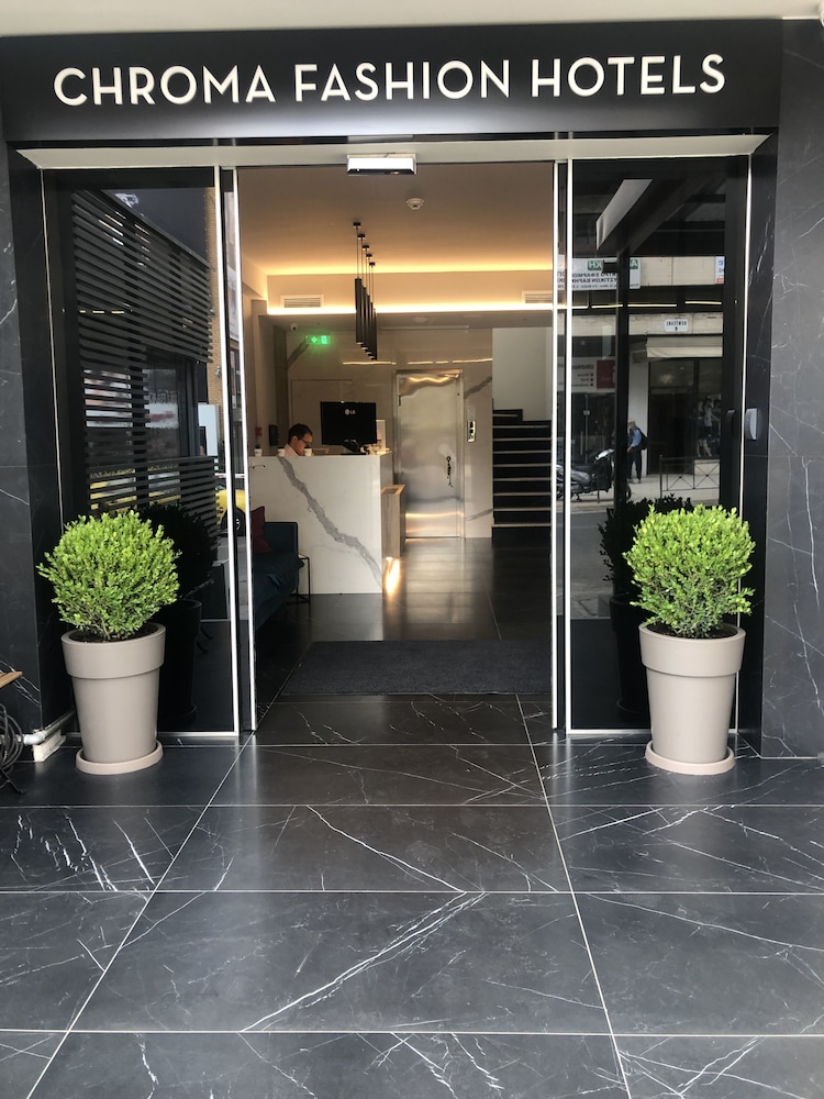 Chroma Fashion Rooms & Apartments 27/48