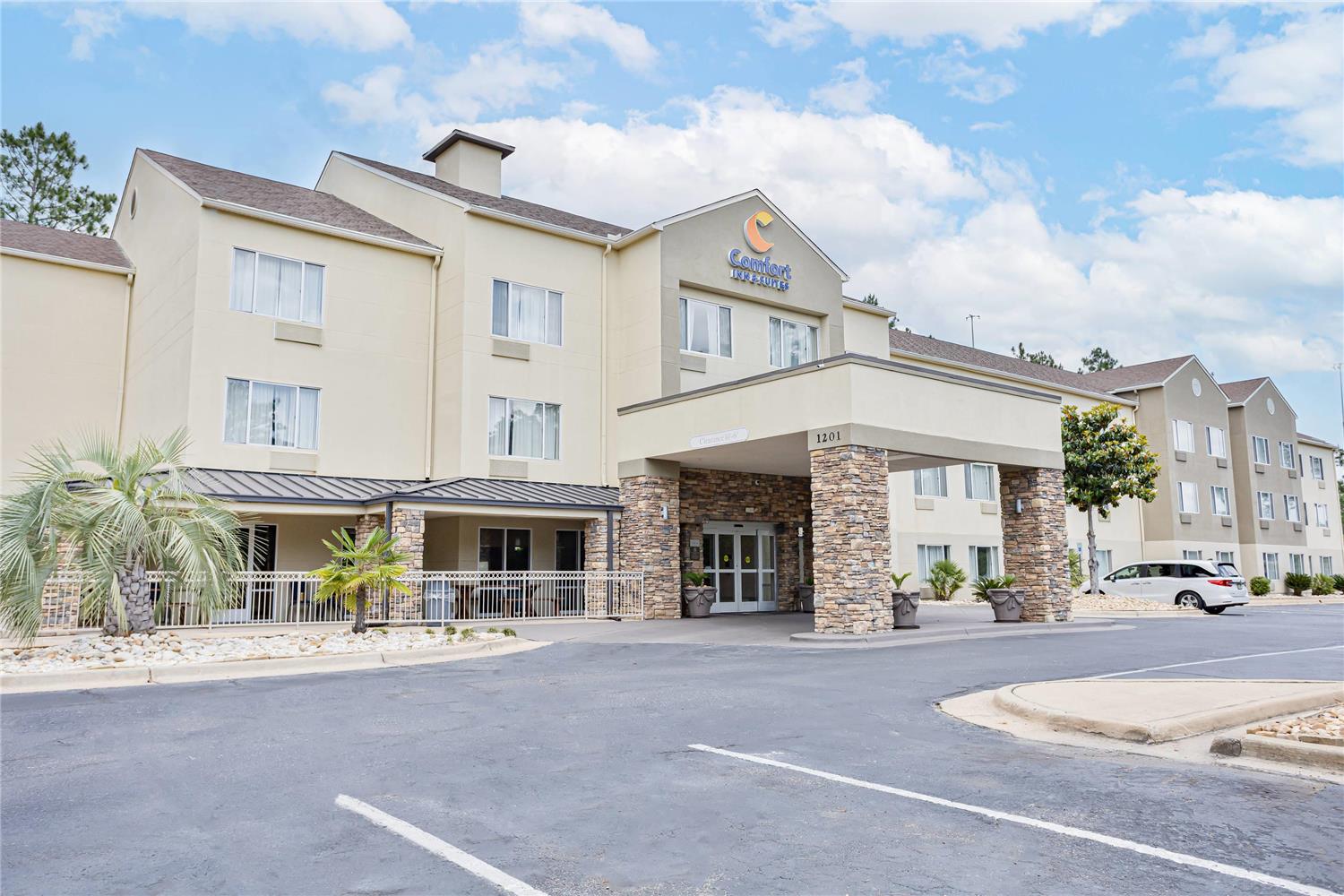 Comfort Inn and Suites Montgomery East Carmichael Rd 50/54