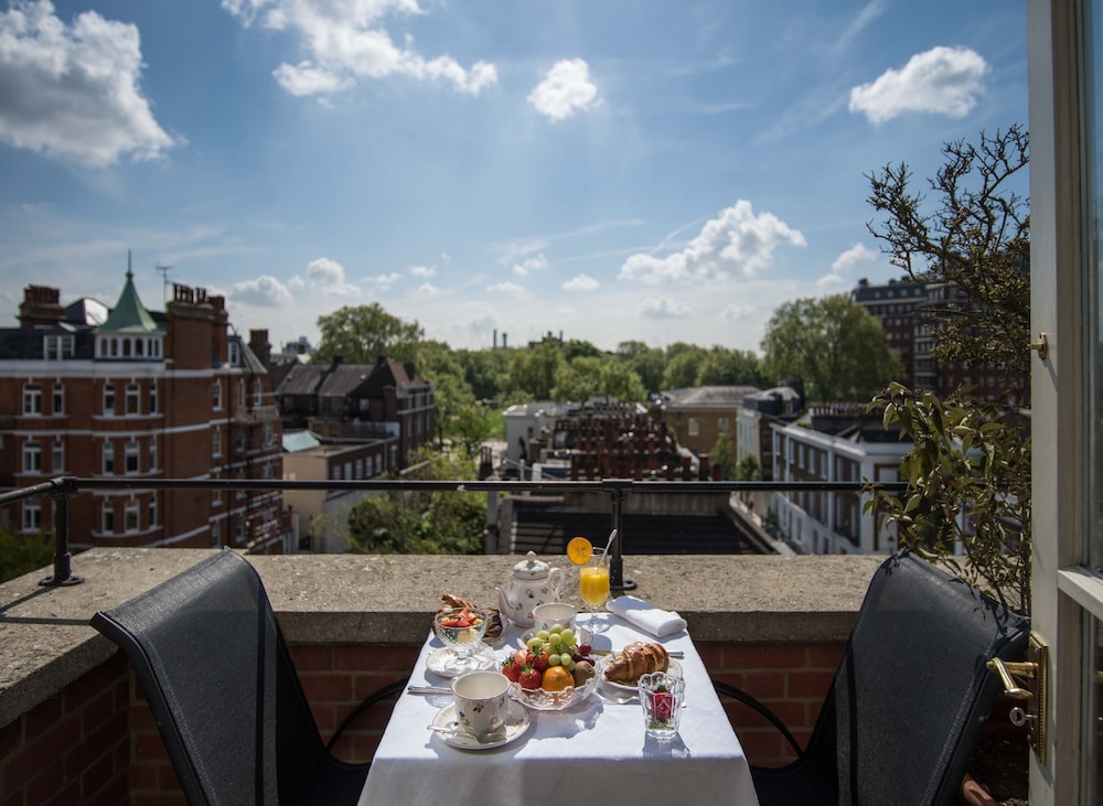 San Domenico House Hotel 53/56