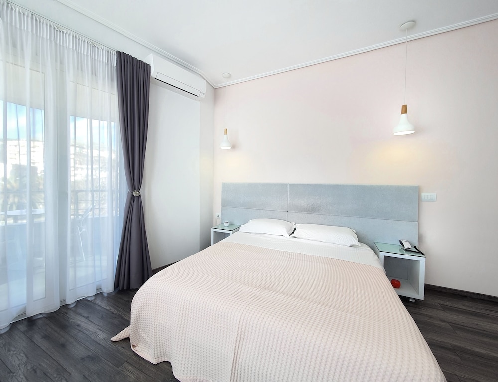 جناح جونيور بسرير كينج بإطلالة على البحر مع أريكة، Hotel Joan 2/5