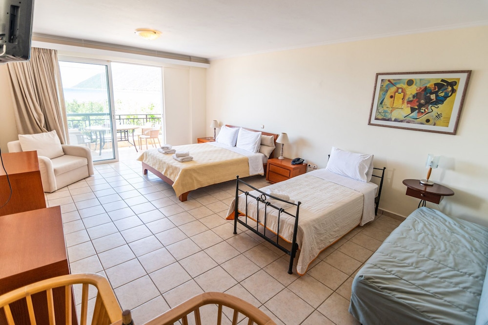 GRAND NEFELI HOTEL 19/50