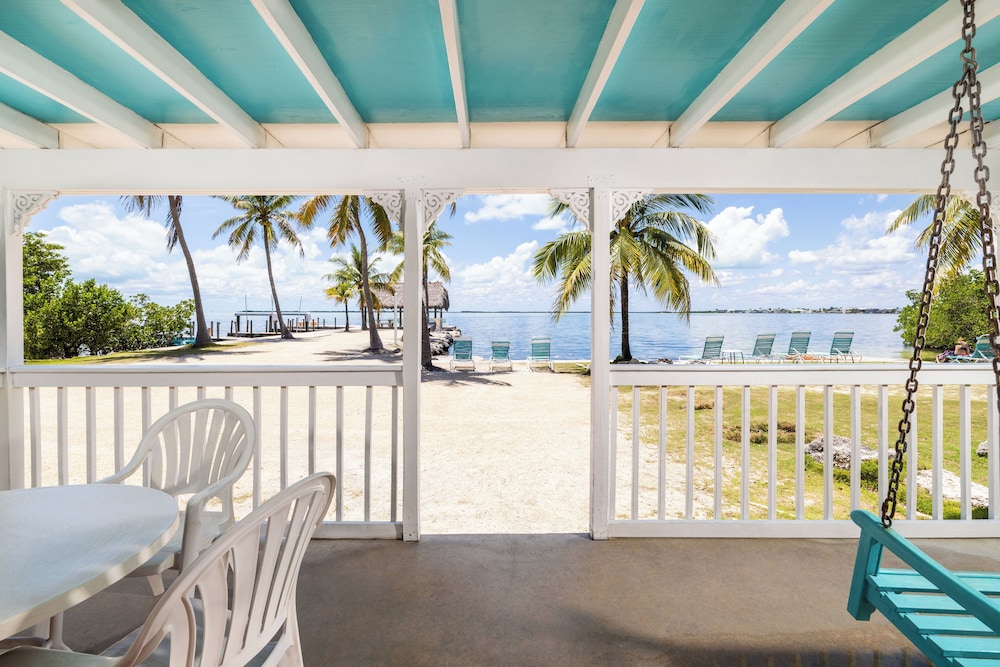 Rock Reef Resort 61/77