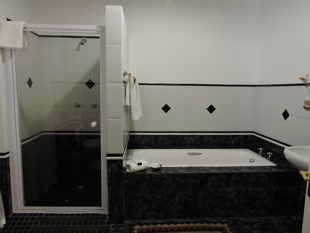 Adley House Guesthouse 45/47