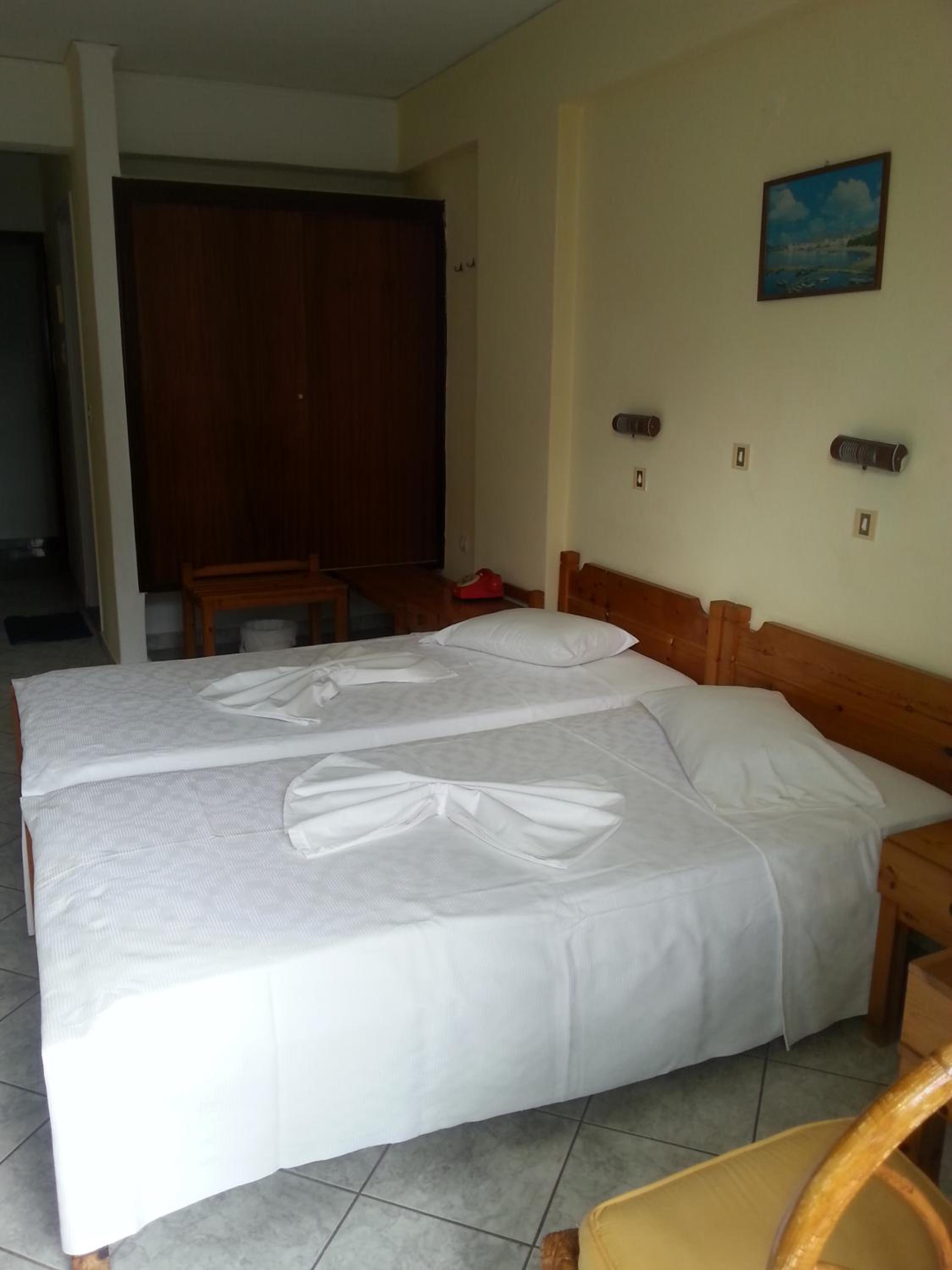 Karis Hotel 9/50