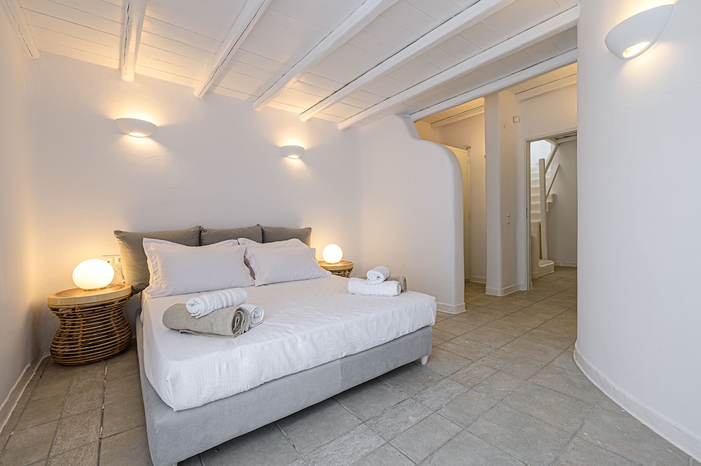 3 BEDROOMS, CALLIOPE, VILLA, PRIVATE POOL
