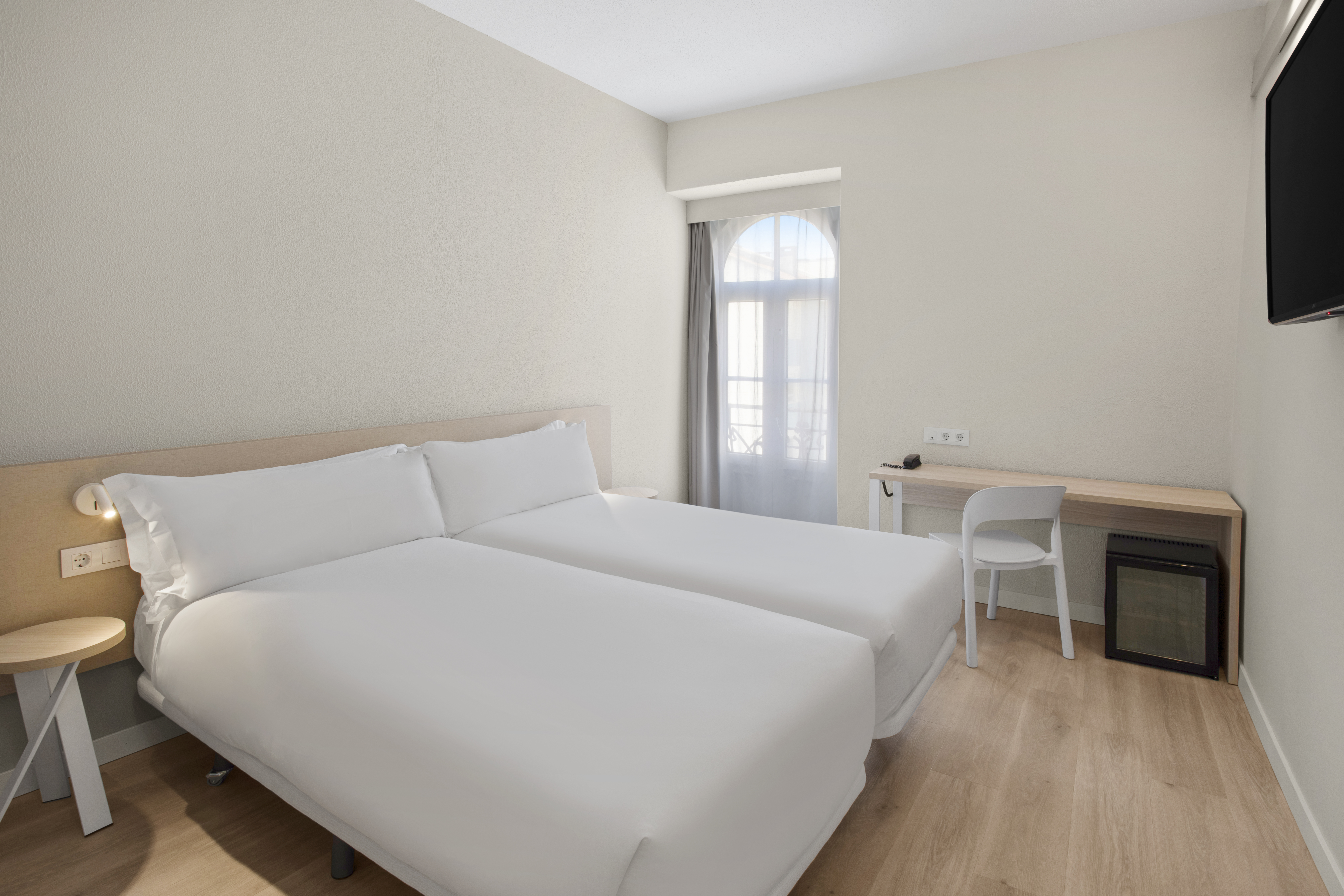 Standard, Twin Beds, B&B HOTEL Figueira da Foz 3/5