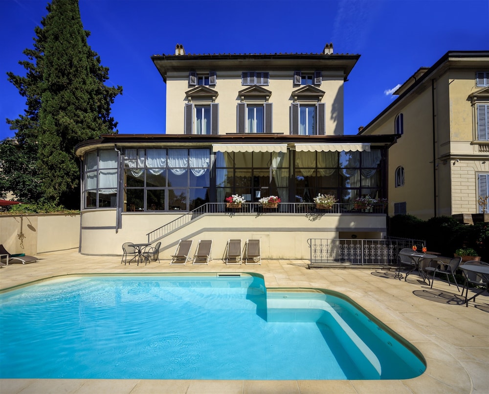 Villa Carlotta 5/56