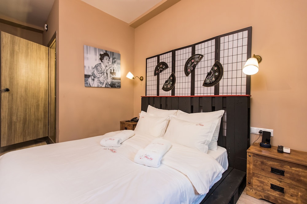 Theatro Hotel Odysseon 16/60