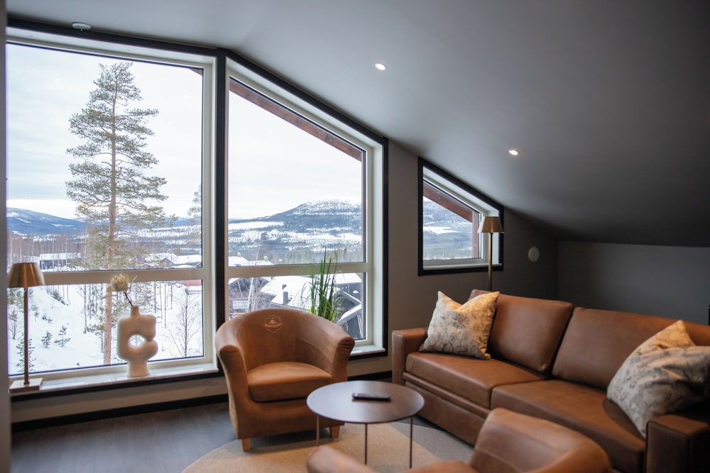 Mountain Lodge 32/50