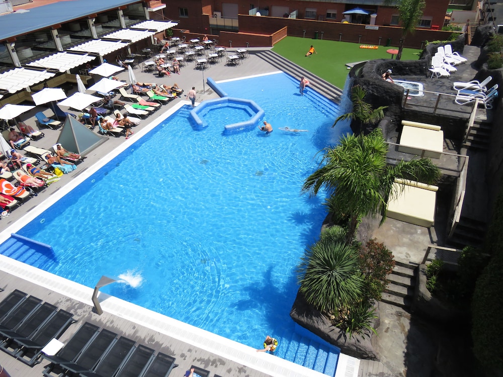 Papi Hotel 3/68
