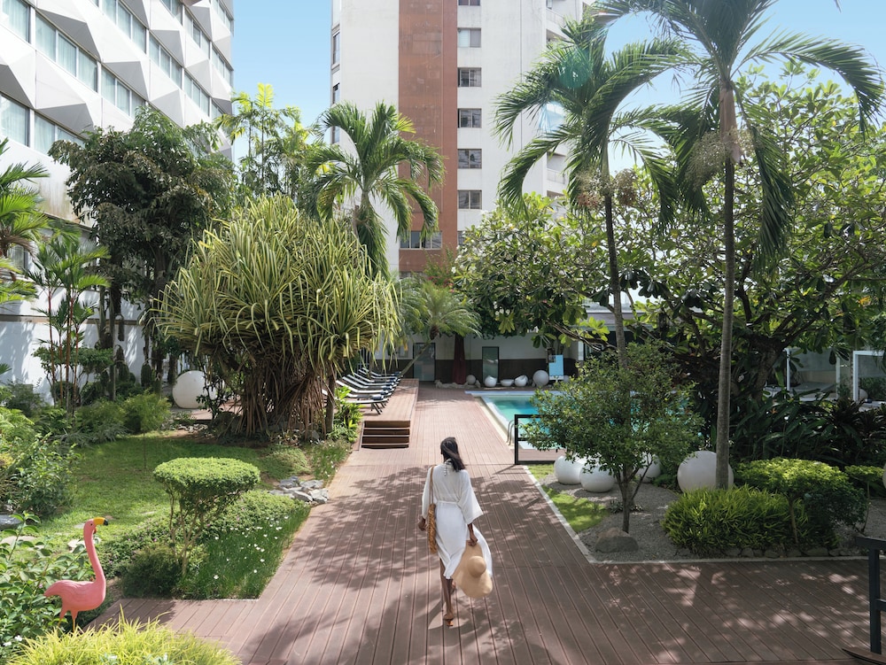Novotel Abidjan 66/68
