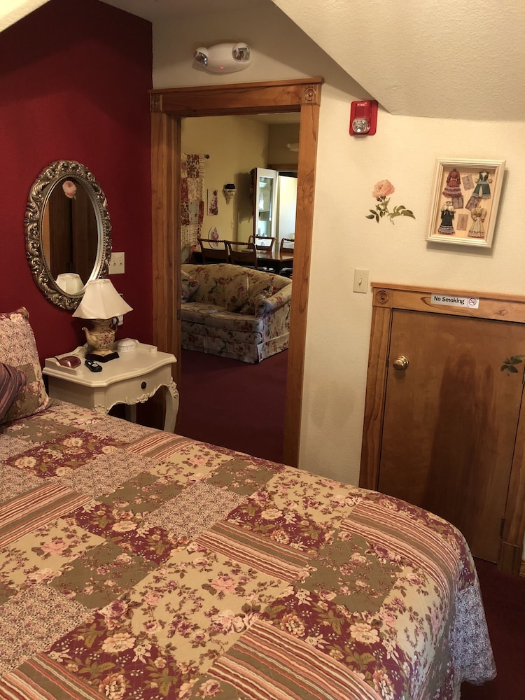 All Seasons Inn Eureka Springs 22/50