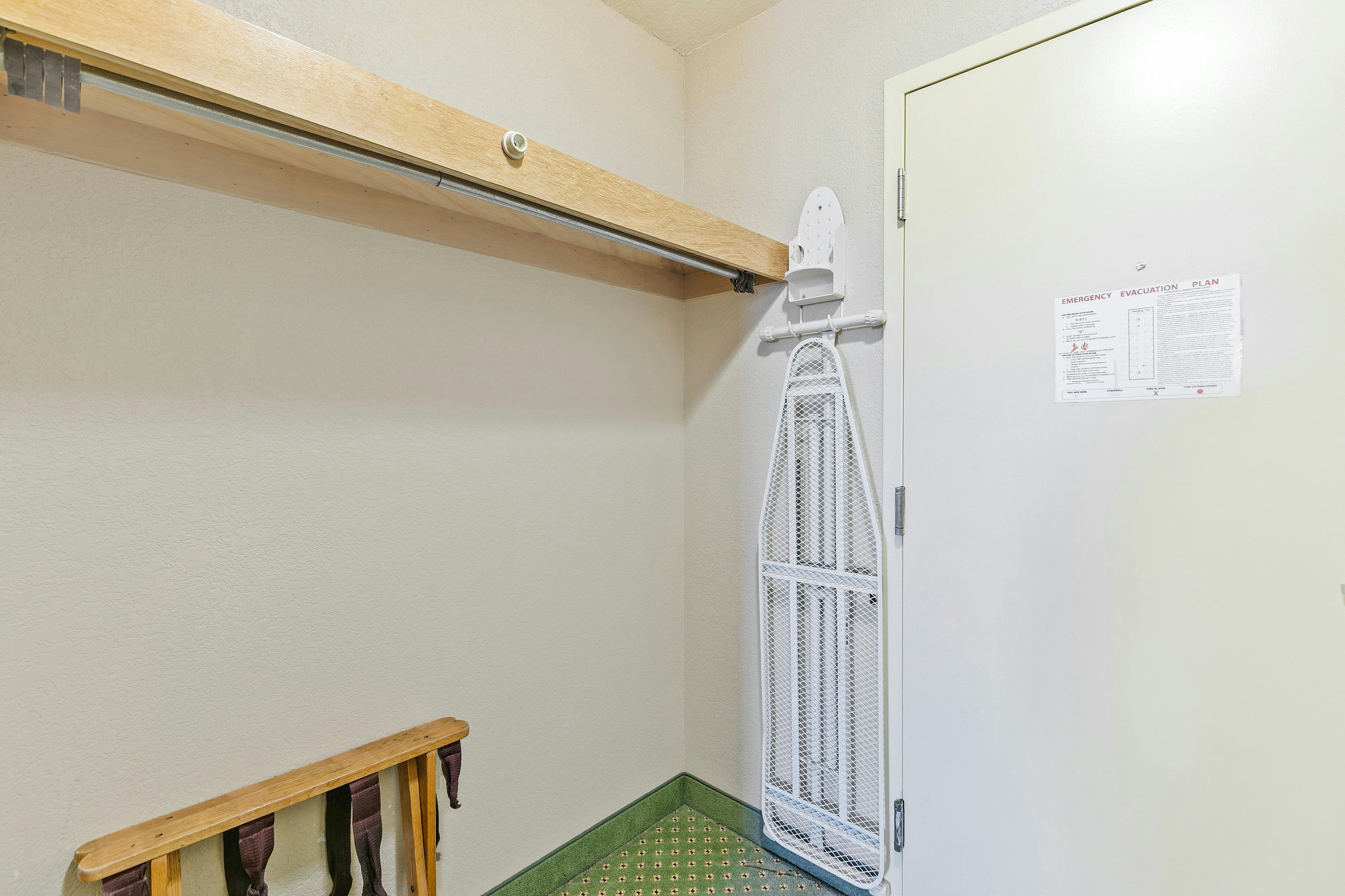 Moonlight Inn Hotel O Hattiesburg, MS 26/54